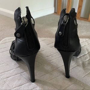 SIMPLY VERA VERA WANG Black Platform Chunky Stiletto Heels SIZE 8M. BRAND NEW.